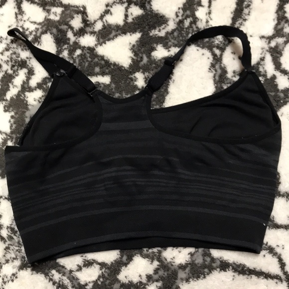 Too small - Picture 2 of 3